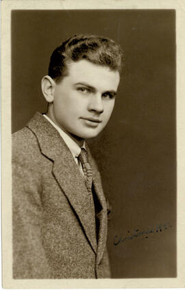 Christmas 1922. Portrait photograph