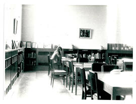 South-west corner room – Reference Library.